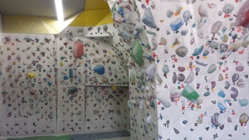 愛知県のクライミング施設「クライミングボックス CUBE（キューブ）」